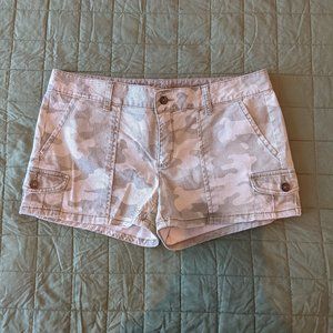 Khaki Camo Short - Women's Size 11 from Arizona Jeans